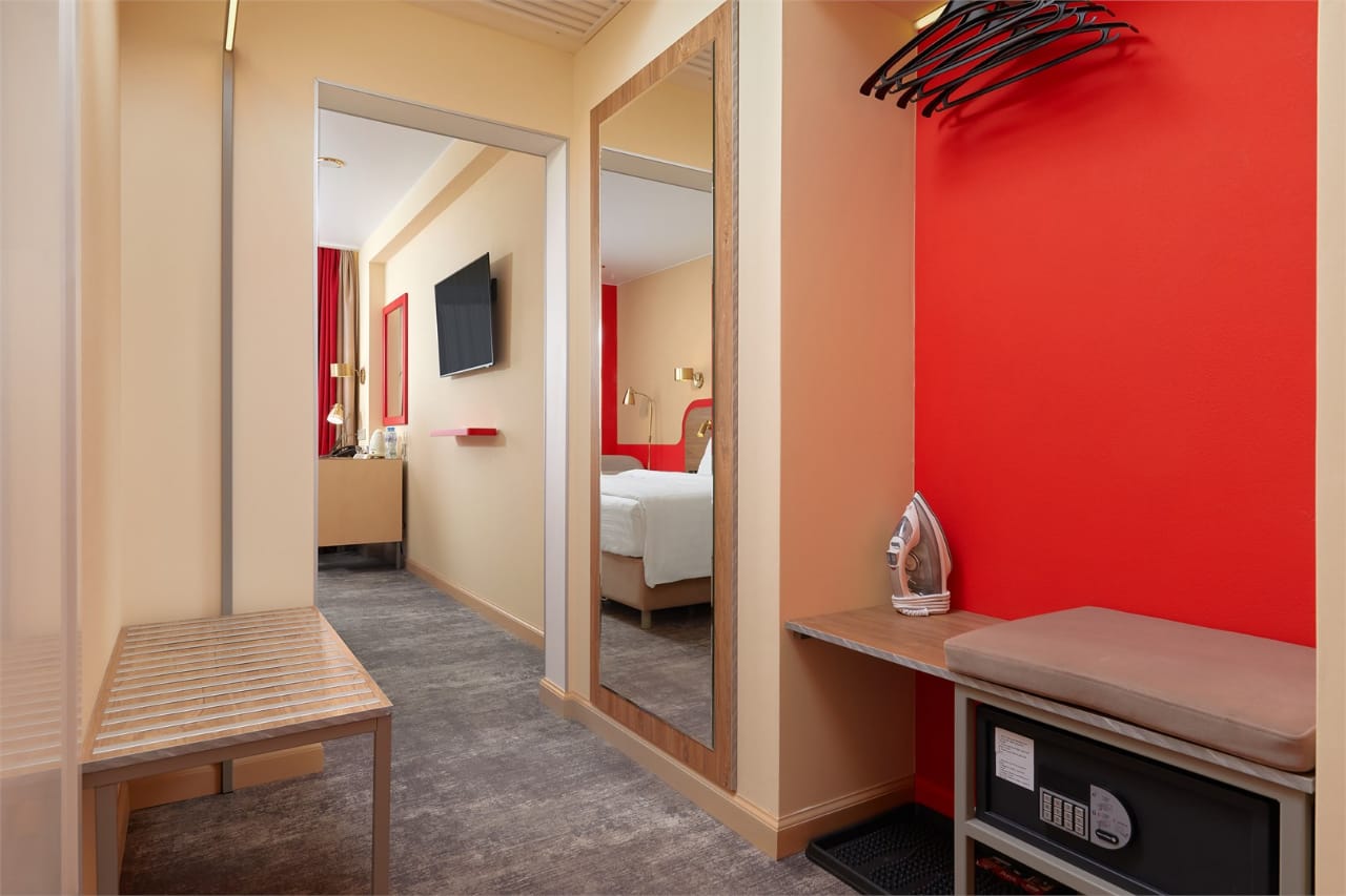 Vega Izmailovo Hotel